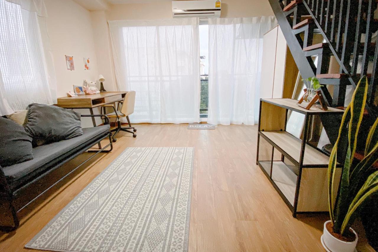 Small Space Cafe & Hostel กรุงเทพมหานคร ภายนอก รูปภาพ