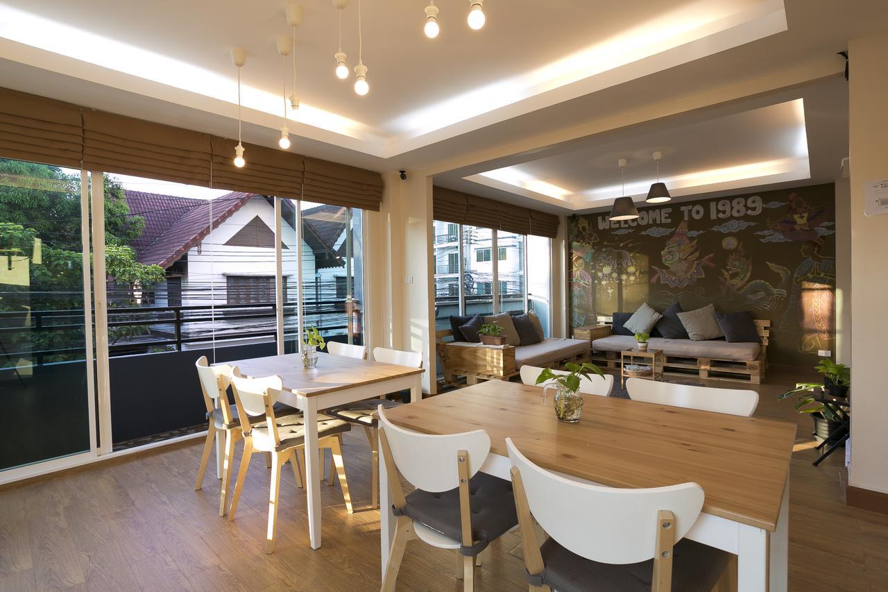 Small Space Cafe & Hostel กรุงเทพมหานคร ภายนอก รูปภาพ